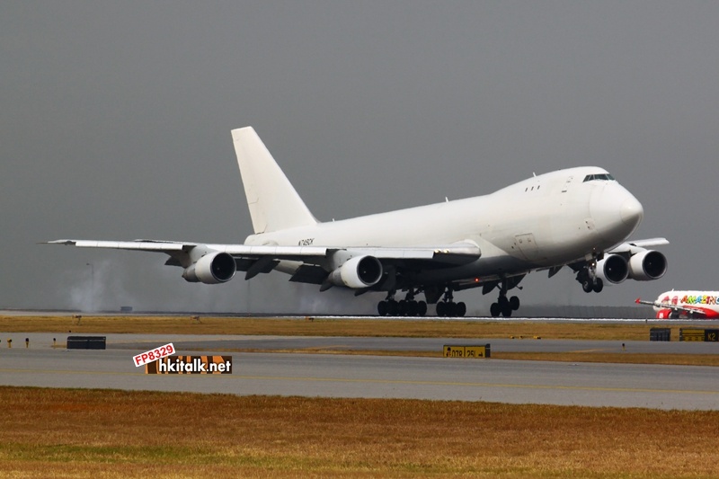 Boeing 747-246F N746CK (2).JPG