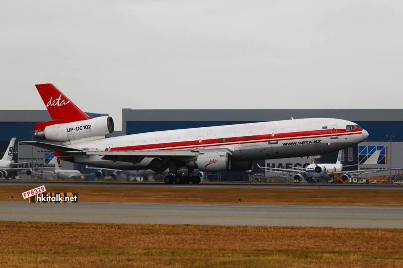 DETA Air UP-DC102  McDonnell Douglas DC-10-40F.JPG