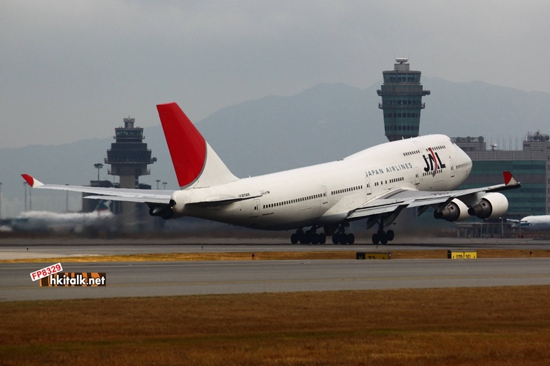 Japan Airlines JA8085  Boeing 747-446 (2).JPG