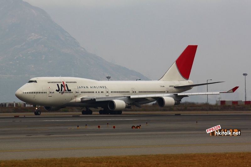 Japan Airlines JA8085  Boeing 747-446 (1).JPG