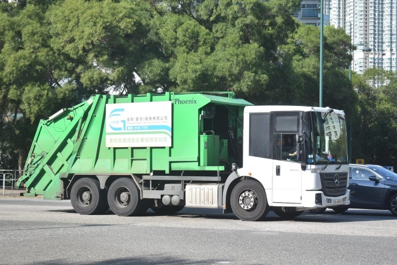 mb_slf_dustcart_4_1.jpg