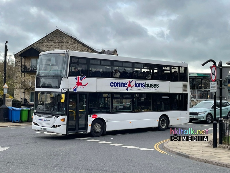 Connexions Buses WX6025, Scania N230UDScania Omnicity DD.jpeg