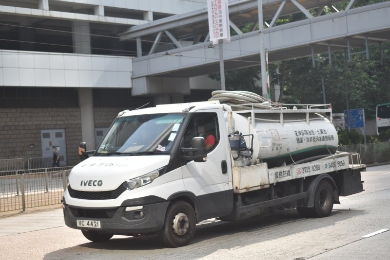 iveco_daily_tanker_1_1.jpg