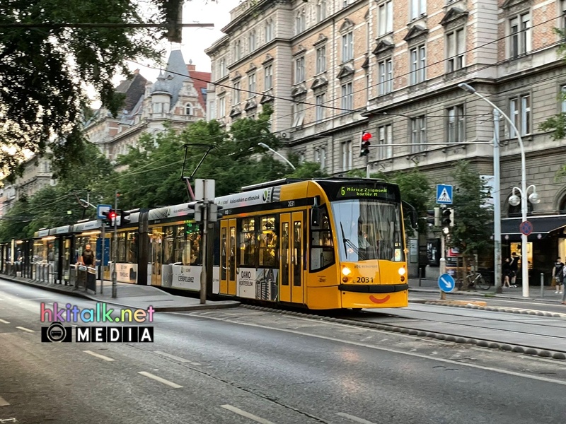 Budapest tram (3).jpeg