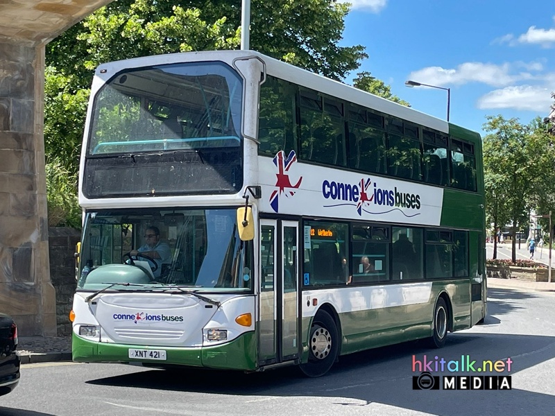 Connexions Buses XNT421 Ex YN04GNZ Scania N94UDScania Omnidekka.jpeg