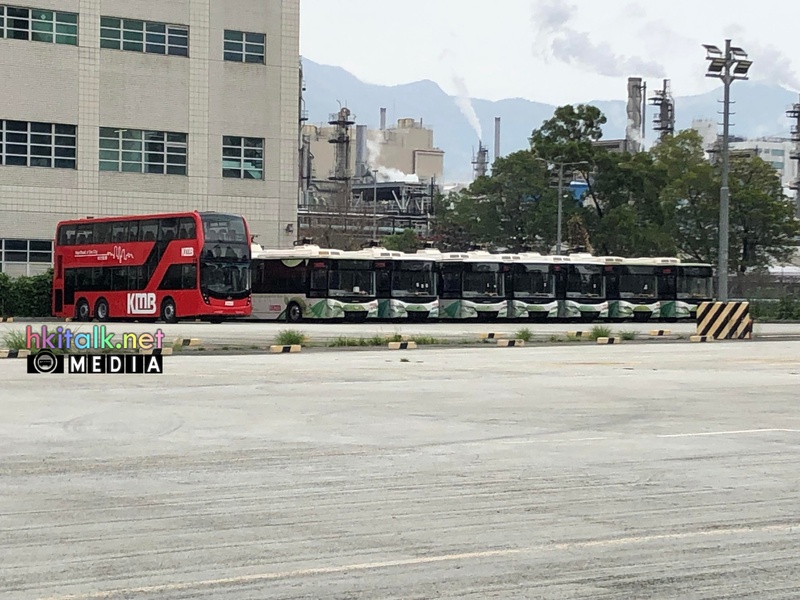 待出牌的E6M與青年超級電容巴士 (3).jpg