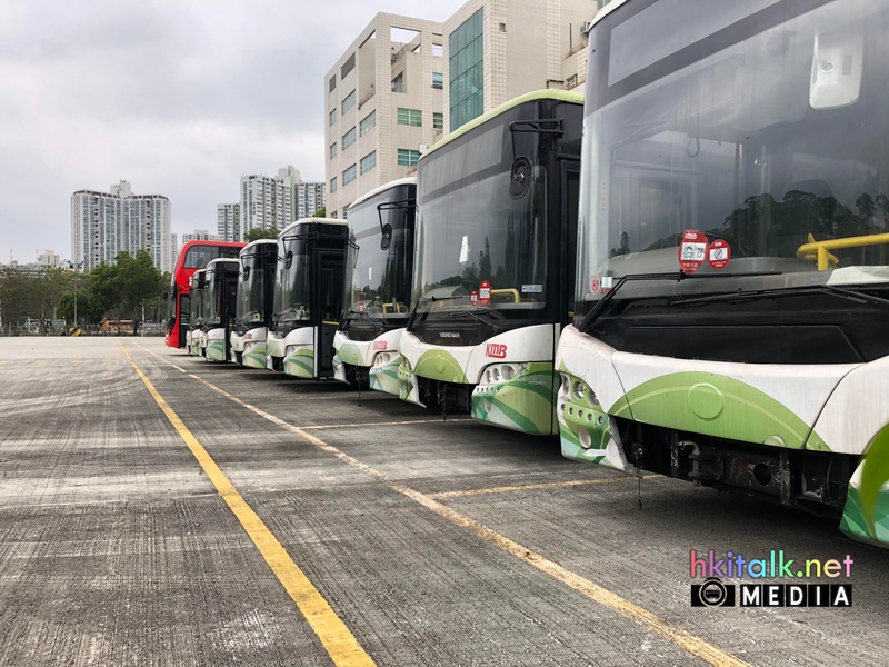 待出牌的E6M與青年超級電容巴士 (1).jpg