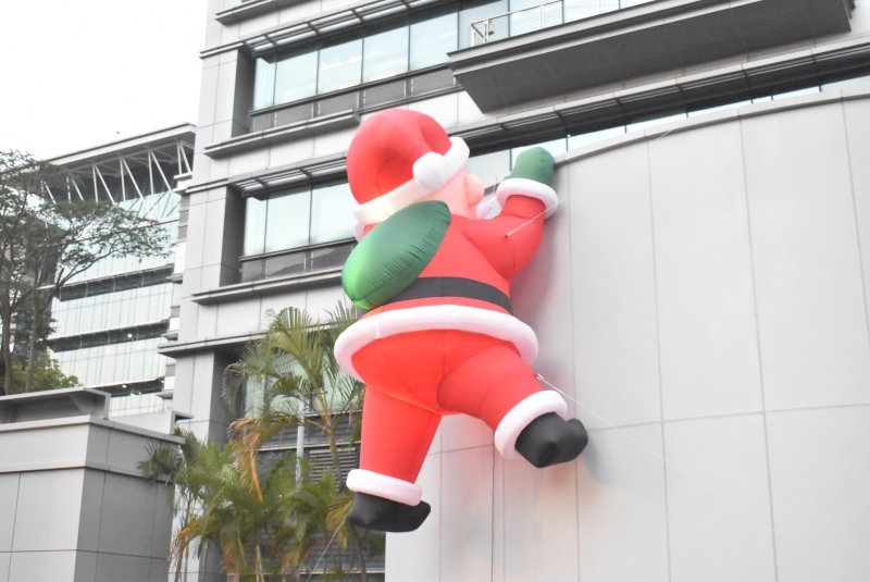santa_chris_1_1.jpg