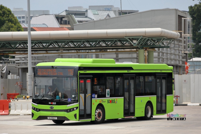 SBS Transit BYD BC12A04 (2).jpeg