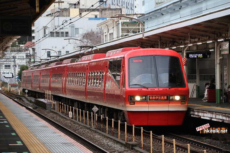 伊豆急行 2100系（リゾート21）キンメ電車.JPG