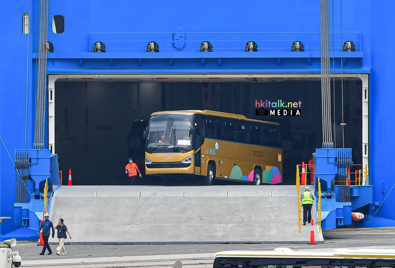 Volvo B11R (2).jpeg