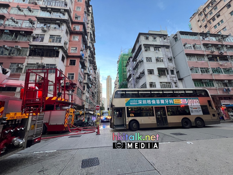 被消防車「包圍」的87B (1).jpeg