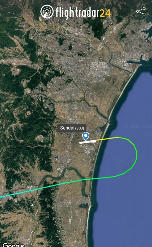 Screenshot_20250428_213545_Flightradar24.jpg