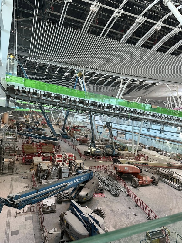 抵港層（機場站往博覽館方向月台通往離港層通道拍攝）