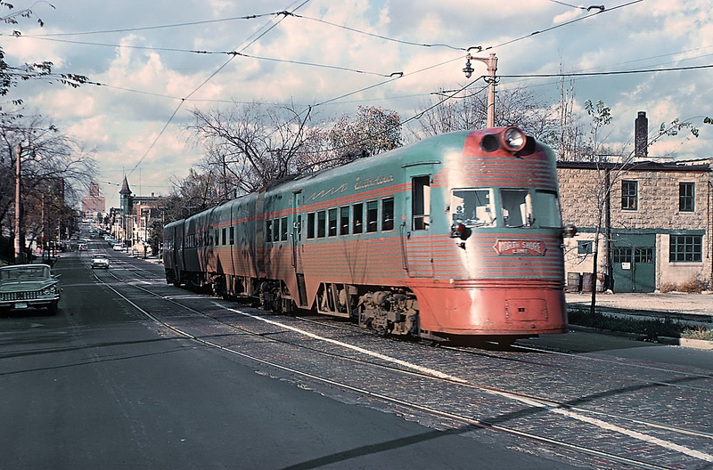 An_Electroliner_on_the_Milwaukee_Streets_--_4_Photos_(26673064980).jpg