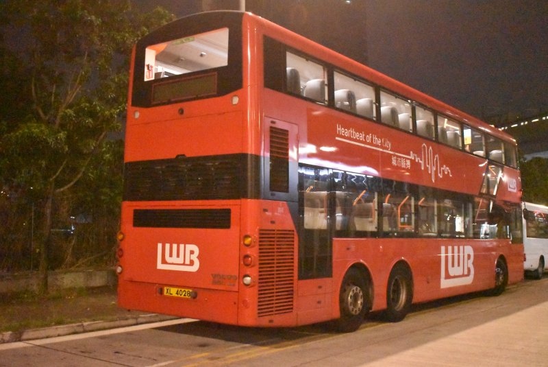 l_av6b1_2_1.jpg
