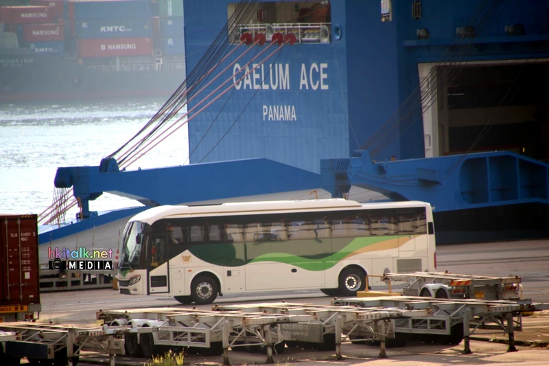 Volvo B8L (8).jpeg