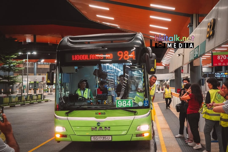 Tower Transit 984 (2).jpg