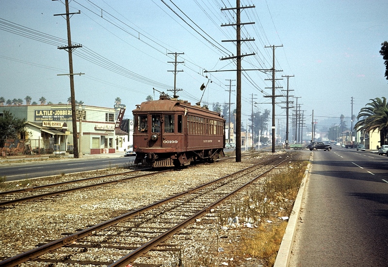 PE-00199-on-the-Glendale-Burbank-Line-inbound-at-Richardson-Atwater-March-1953.-.jpg