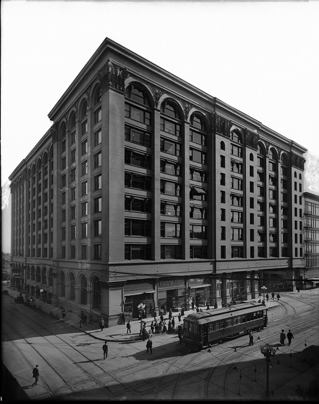 Pacific_Electric_Building_on_the_corner_of_Main_Street_and_Sixth_Street,_ca.1905.jpg