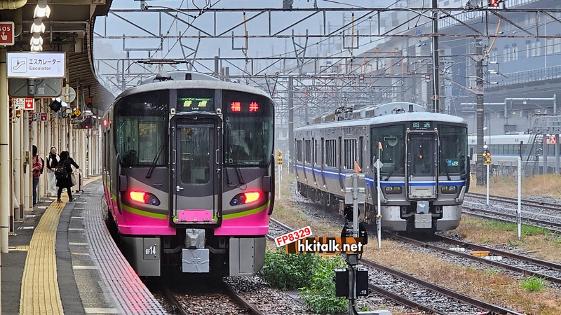 Hapi-Line Fukui 521系新塗裝 (3).jpg