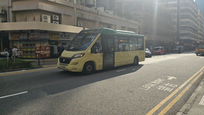 頭先3點幾影，唔好意思因為好突然見到先攞手機影，所以影得好差