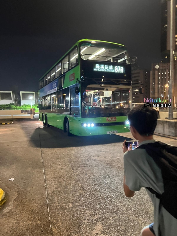 BED9 YV5976 (2).jpeg