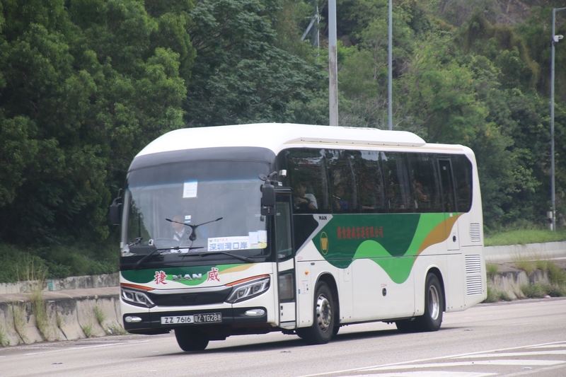 ZZ7616.jpg