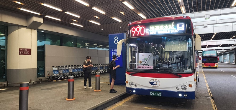 990-1.jpg