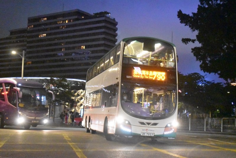 n_5201@790_1a_1.jpg