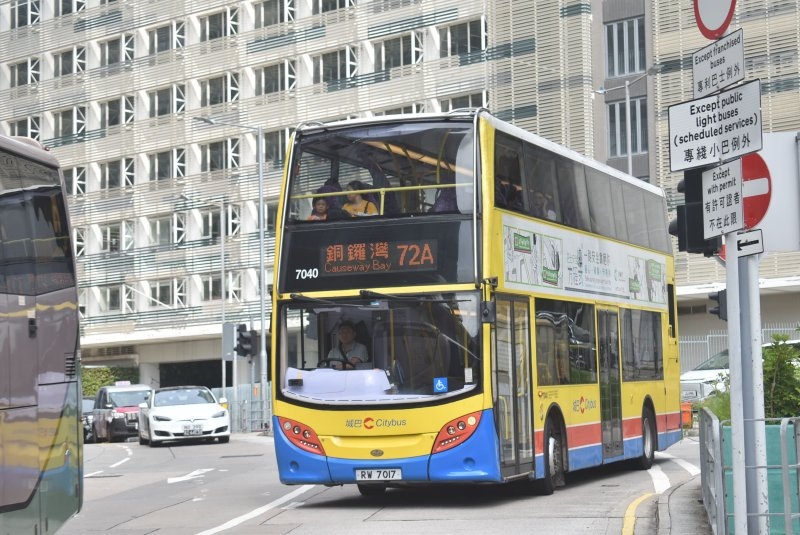 c_7040@72a_1_1.jpg