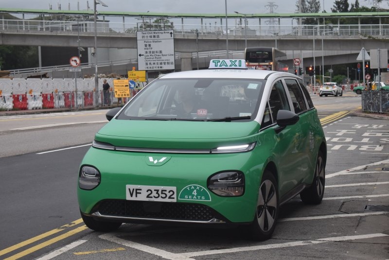 taxi_vf2352_1_1.jpg