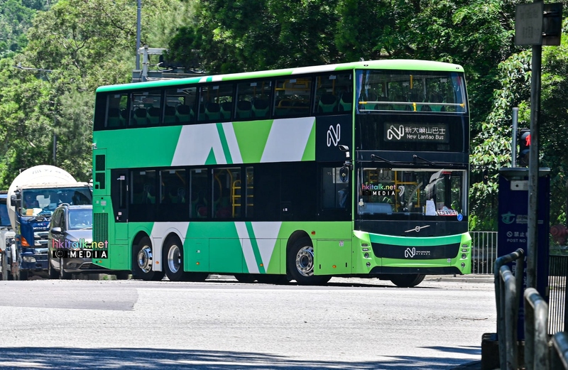 Volvo B8L 3.jpeg