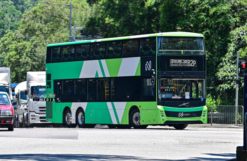 Volvo B8L 1.jpeg