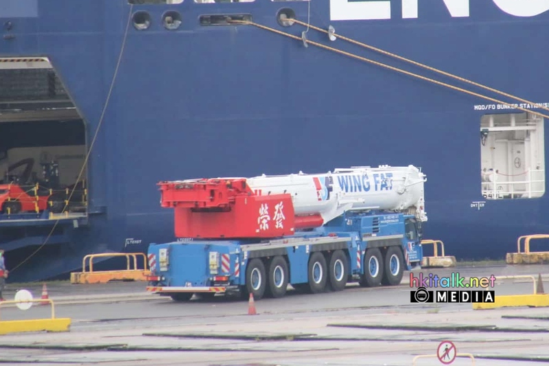 Liebherr LTM 1350-6.1 350  (2).jpeg