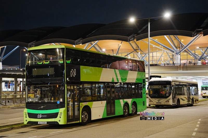 Volvo B8L (1).jpeg