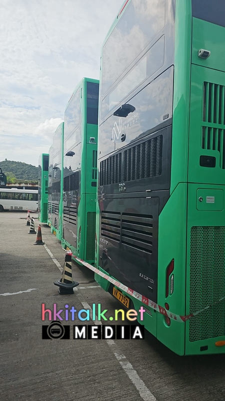 Volvo B8L NLB38 (7).jpeg