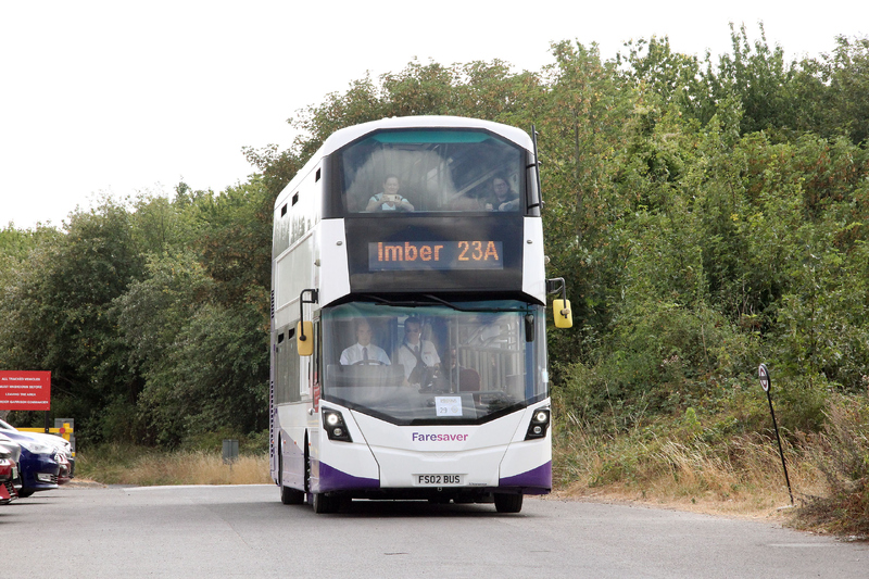 FS02BUSfr.jpg
