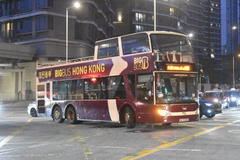 o_bigbus_15a_1.jpg