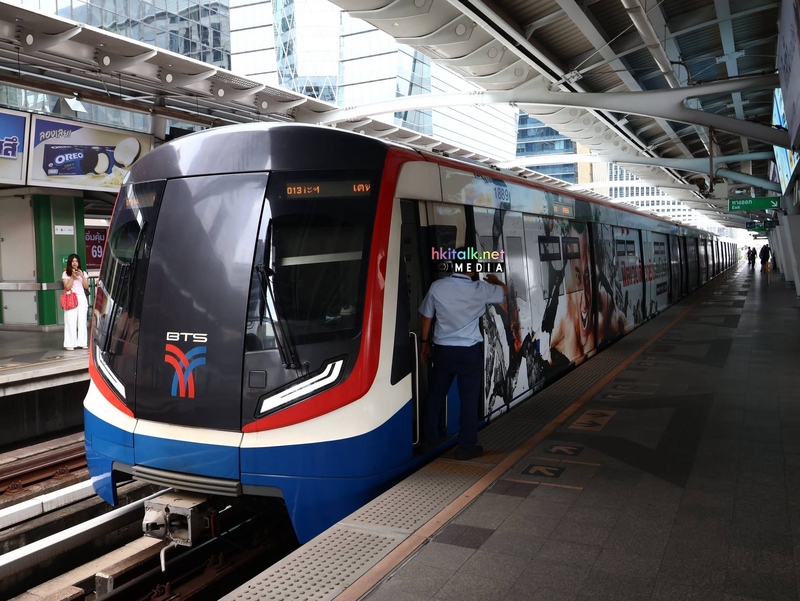 BTS Skytrain - CRRC EMU-B3 (3).jpg