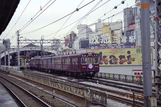 阪急_T010105.JPG