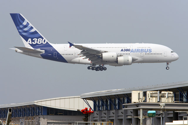 AirbusA388F-WXXL002CLK07L02XSS.jpg