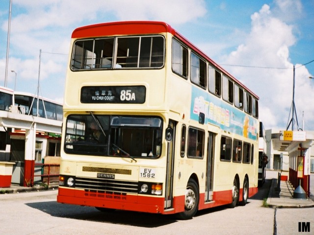 85A-EV1582.jpg