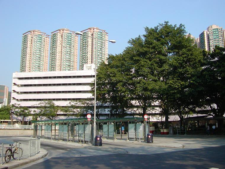 Bus Terminus_Tai Hing_2003-08-02_760.jpg