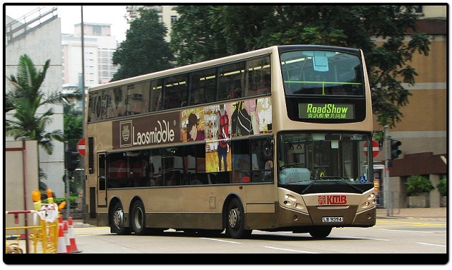 roadshowbus.jpg