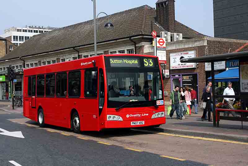 s3 sd52 short dart sutton stn s.jpg