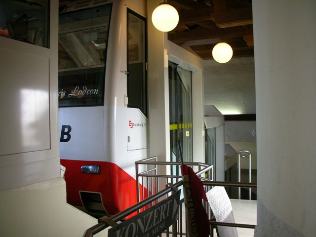 12 Salzburg funicular.JPG
