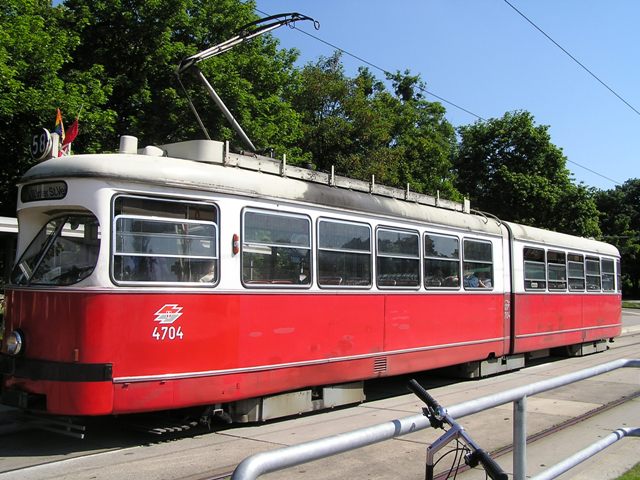 5 Old tram.jpg