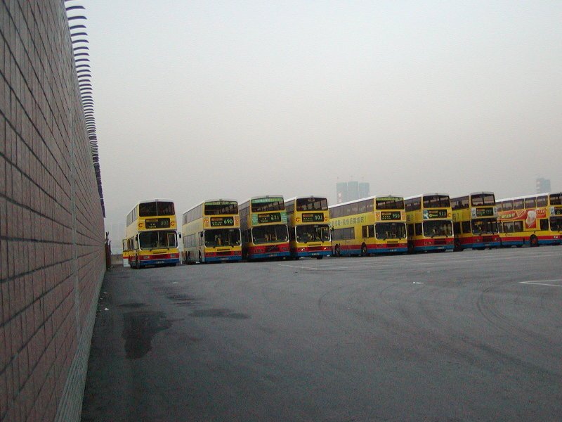 girlbus8.jpg