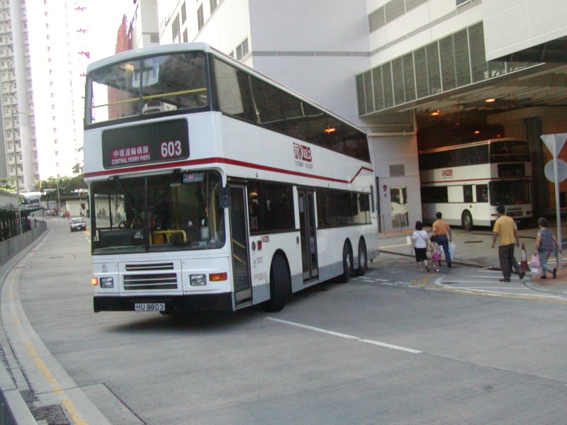 k_av527_2.jpg